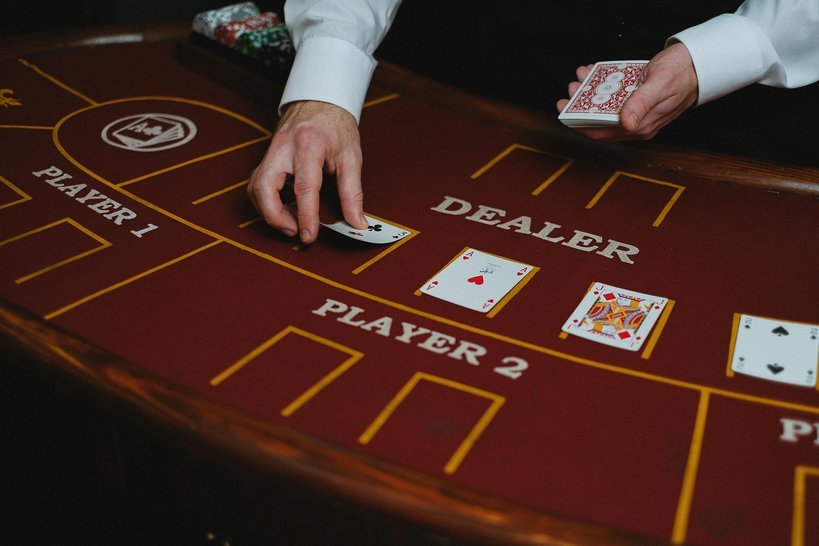 Comment les croupiers en direct ont transformé les casinos en ligne Comment les croupiers en direct ont transformé les casinos en ligne